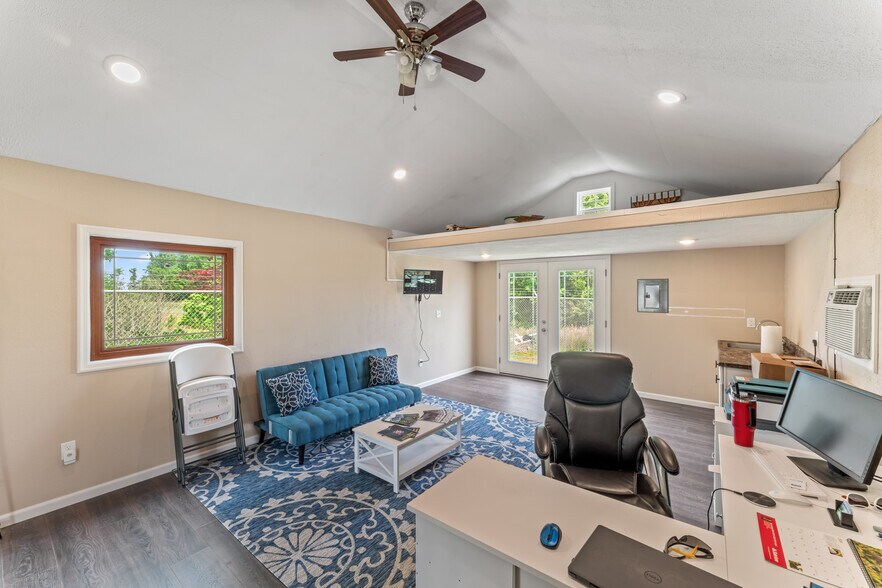 More Photos Of 8956 State Highway 13, Lampe Self Storage For Sale