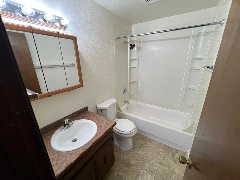 More Photos Of 5650 Yelm Hwy SE, Lacey Multifamily For Sale