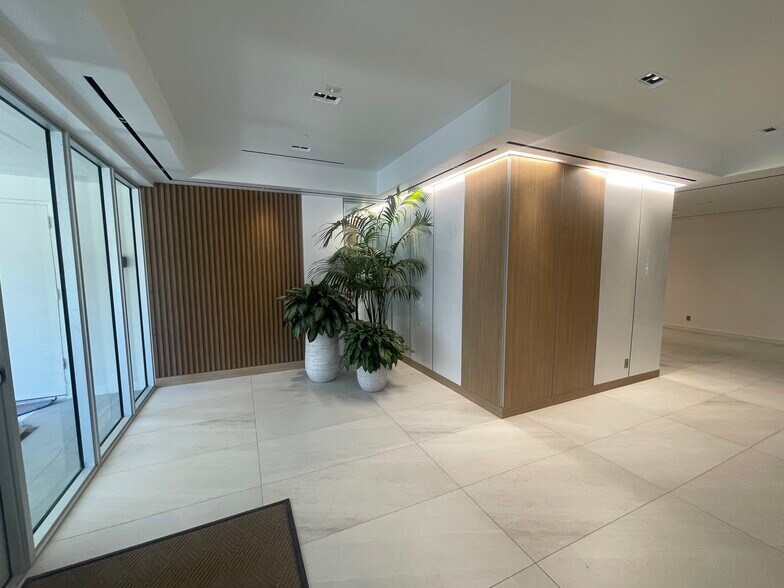 More Photos Of 1900 NW Corporate Blvd, Boca Raton Unknown For Lease