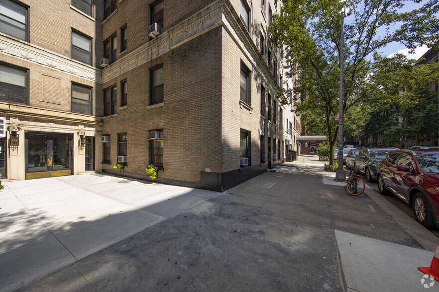 Primary Photo Of 145 W 71st St, New York Apartments For Lease