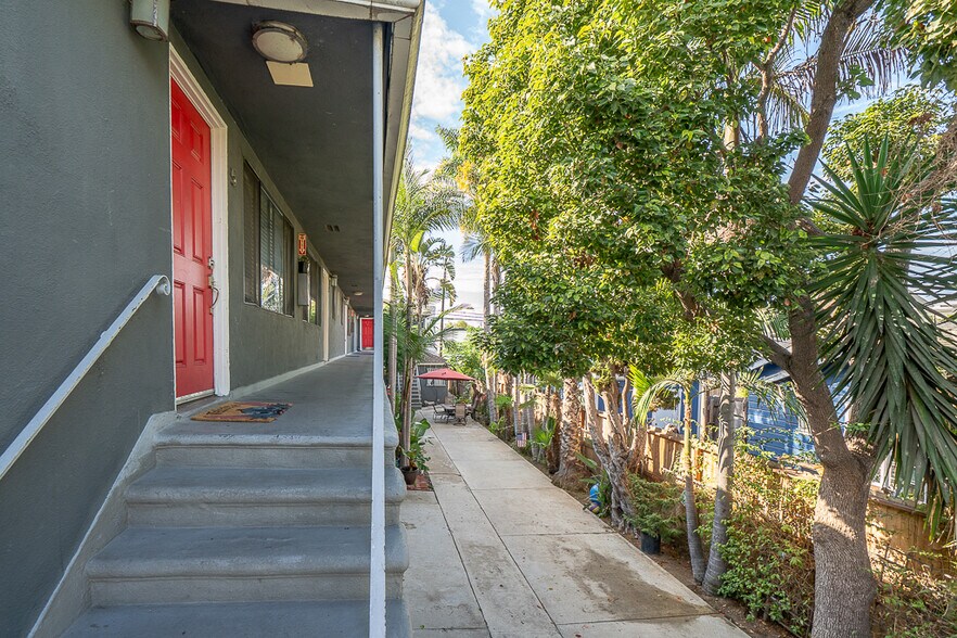 More Photos Of 1056 E 6th St, Long Beach Apartments For Sale