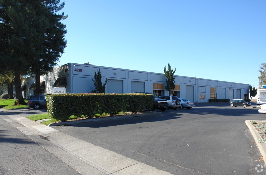 Primary Photo Of 4219 S Market Ct, Sacramento Warehouse For Lease