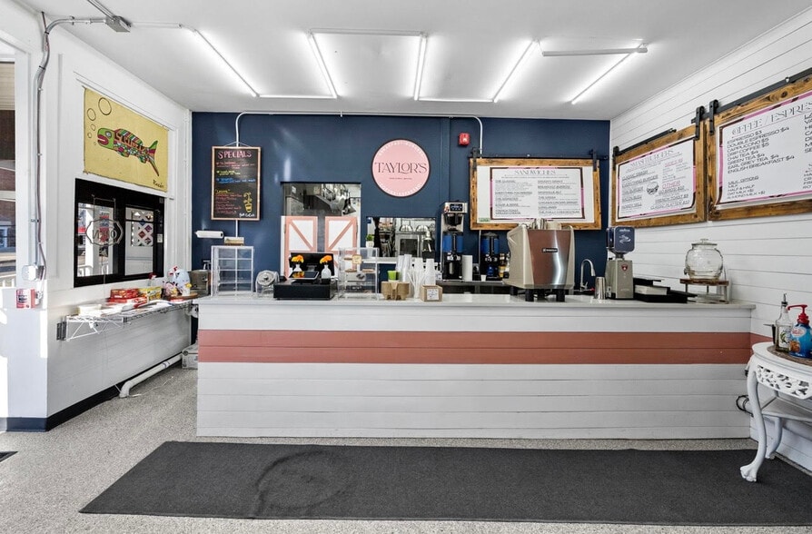 More Photos Of 2 Pond St, Bristol Storefront For Sale