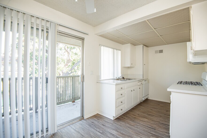 More Photos Of 1005 Via Zapata, Riverside Apartments For Sale