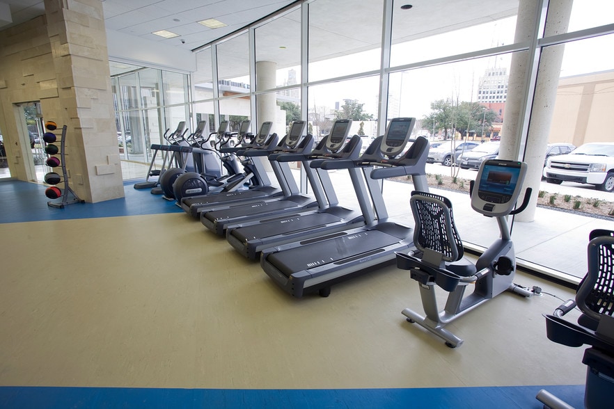 More Photos Of 350 Pine St, Beaumont Office For Lease