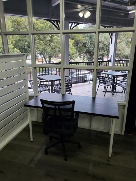More Photos Of 204 S Austin St, Seguin Restaurant For Sale
