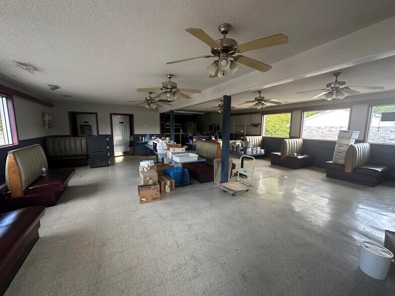 More Photos Of 740 US-27, Whitley City Light Distribution For Sale