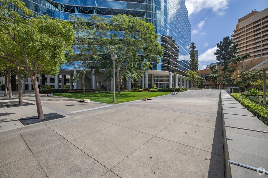 More Photos Of 4275 Executive Sq, La Jolla Office For Lease