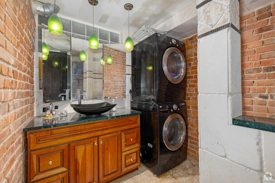 More Photos Of 2 Perry St, Morristown Office Residential For Sale