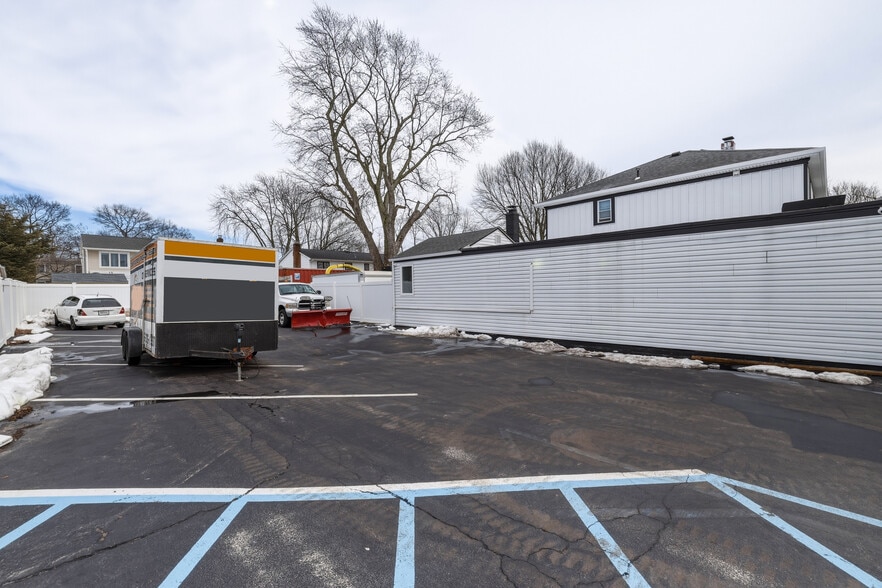 More Photos Of 150 N Delaware Ave, Lindenhurst Storefront Retail Residential For Sale