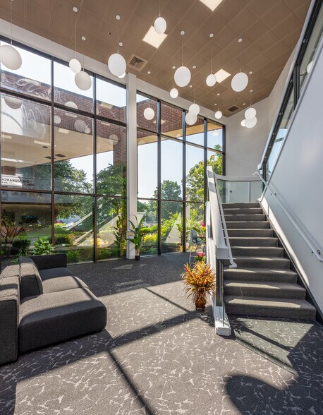 More Photos Of 1 Monarch Dr, Littleton Office For Lease
