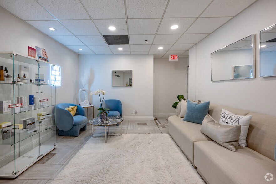 More Photos Of 9025 Wilshire Blvd, Beverly Hills Medical For Lease