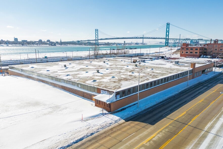 Primary Photo Of 2121-2225 W Fort St, Detroit Warehouse For Lease
