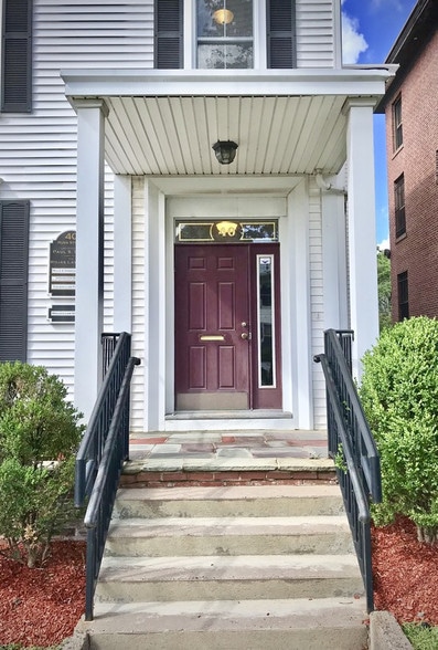 More Photos Of 40 Russ St, Hartford Unknown For Lease
