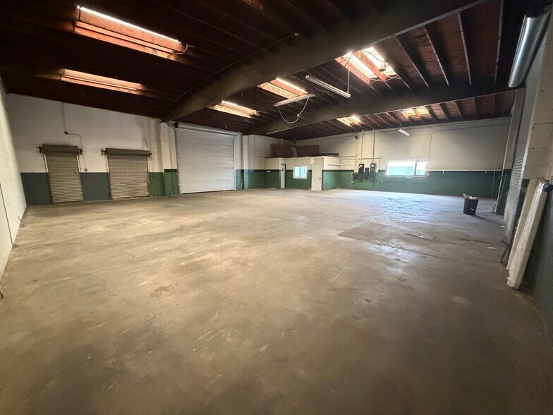 More Photos Of 1409 Bruce St, Sault Ste. Marie Warehouse For Lease
