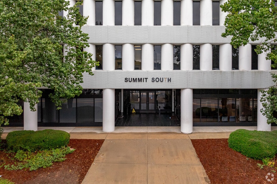 More Photos Of 777 Cleveland Ave SW, Atlanta Medical For Lease