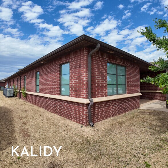 More Photos Of 2220 NW 164th St, Edmond Office For Sale