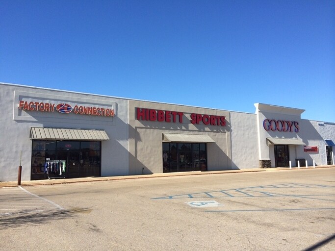 More Photos Of 200 Walmart Cir, Booneville Unknown For Lease