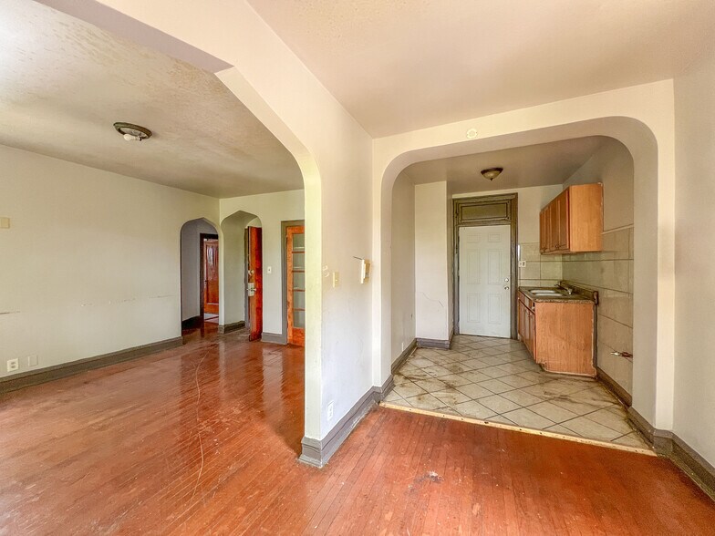 More Photos Of 7951-7955 S Muskegon Ave, Chicago Apartments For Sale