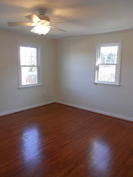 More Photos Of 3554-3556 Woodcrest Ave, Newtown Square Apartments For Sale
