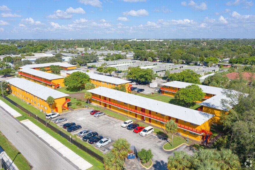 More Photos Of 1422 NW 2nd St, Fort Lauderdale Apartments For Sale