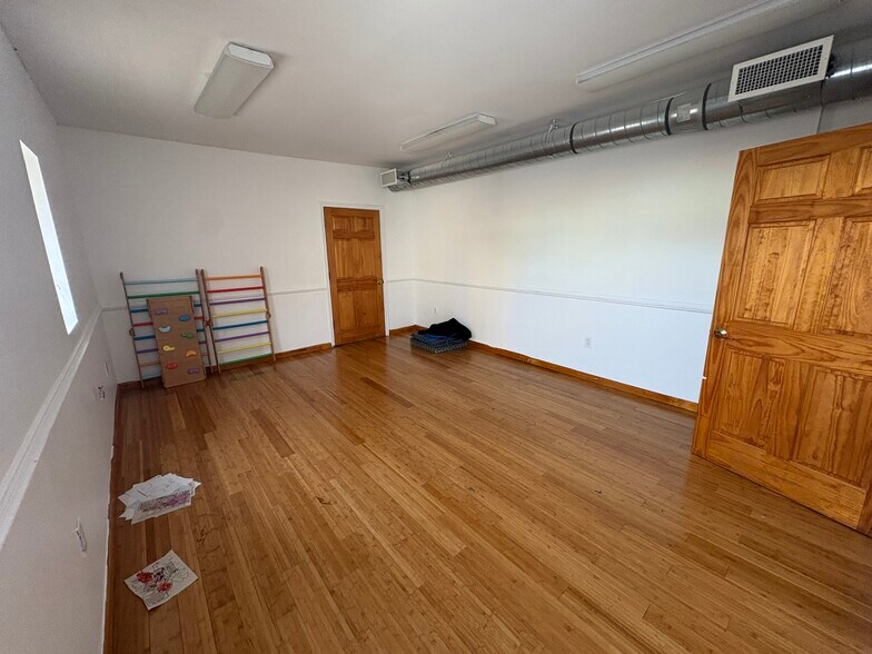 More Photos Of 1512 N French St, Wilmington Office For Sale