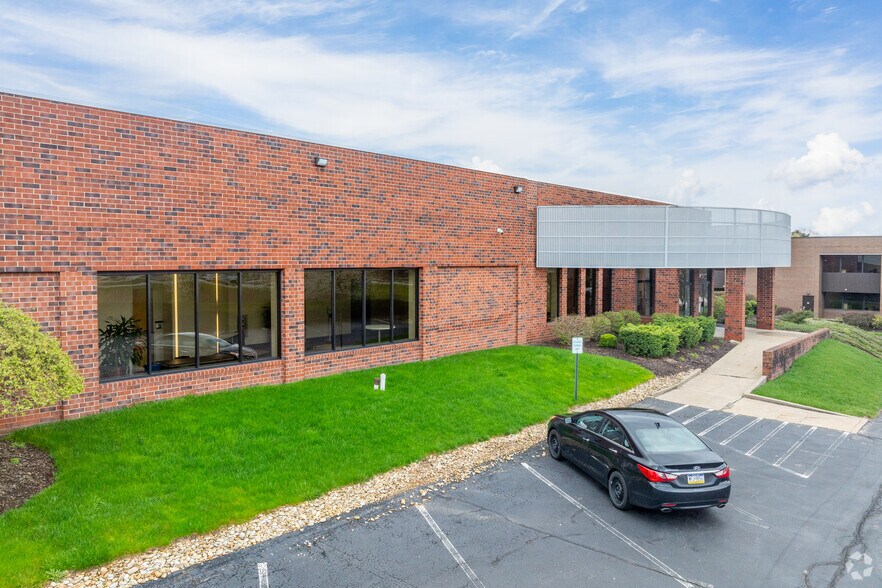 More Photos Of 160 Beta Dr, Pittsburgh Office For Lease