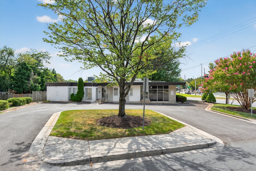 More Photos Of 10101 Lorain Ave, Silver Spring Medical For Sale