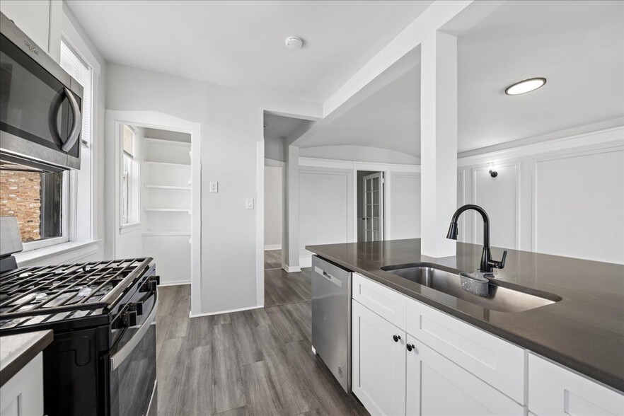 More Photos Of 4530 King Dr, Chicago Apartments For Sale