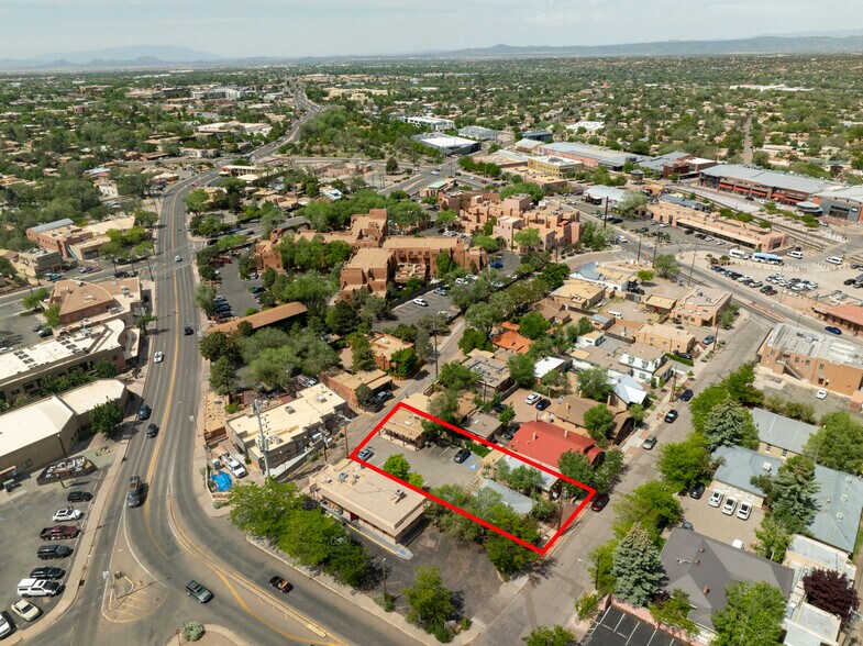 More Photos Of 312 Read St, Santa Fe Freestanding For Sale