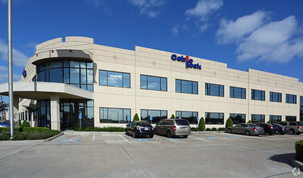 More Photos Of 8400 N Sam Houston Pky W, Houston Office For Lease