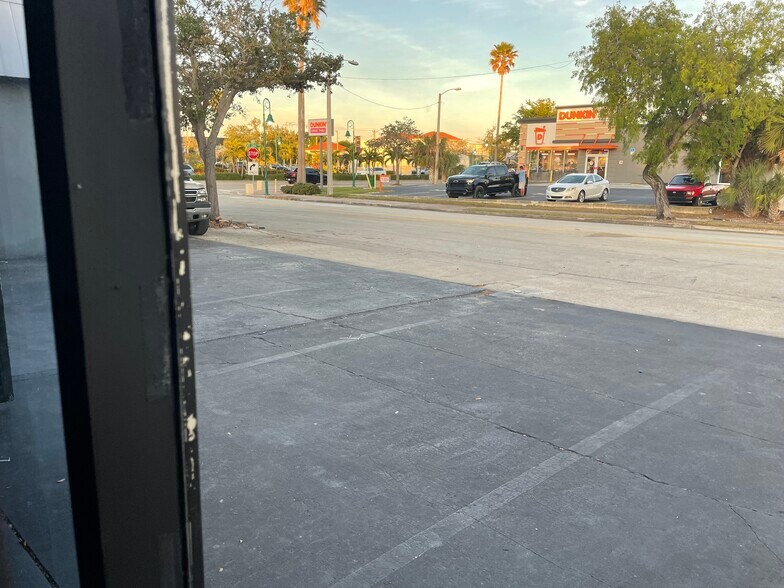 More Photos Of 876 Cape Coral Pky E, Cape Coral Freestanding For Lease