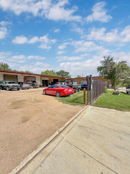 Primary Photo Of 5690 Easterling, San Antonio Warehouse For Sale