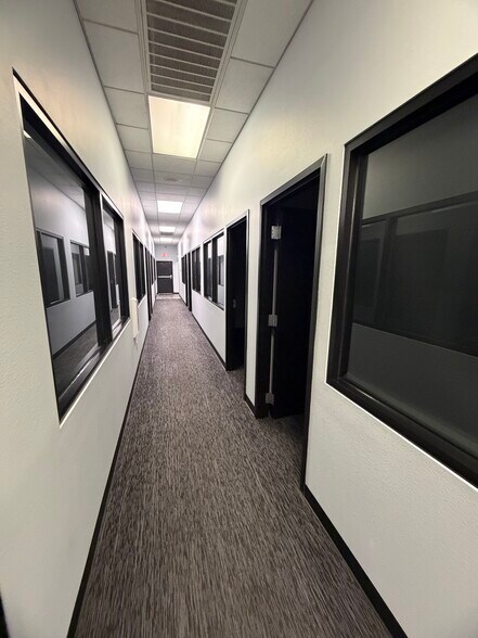 More Photos Of 4670 Polaris Ave, Las Vegas Office For Lease