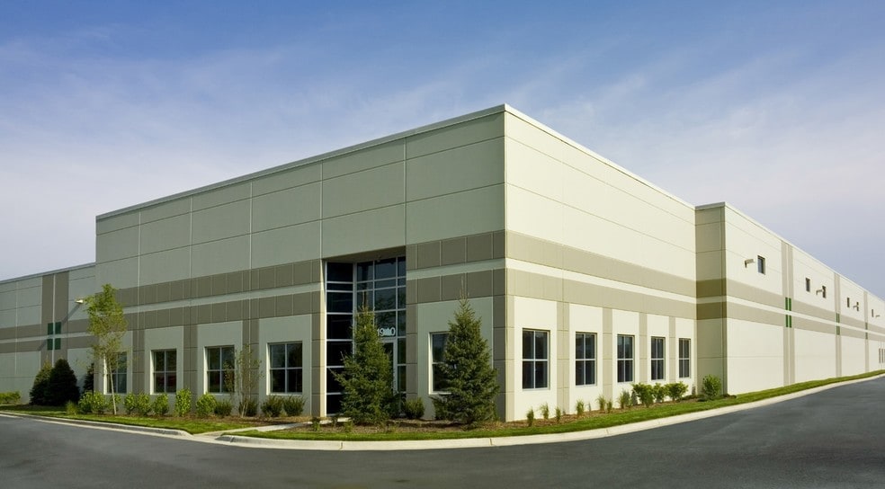 Primary Photo Of 1940 USG Dr, Libertyville Manufacturing For Lease