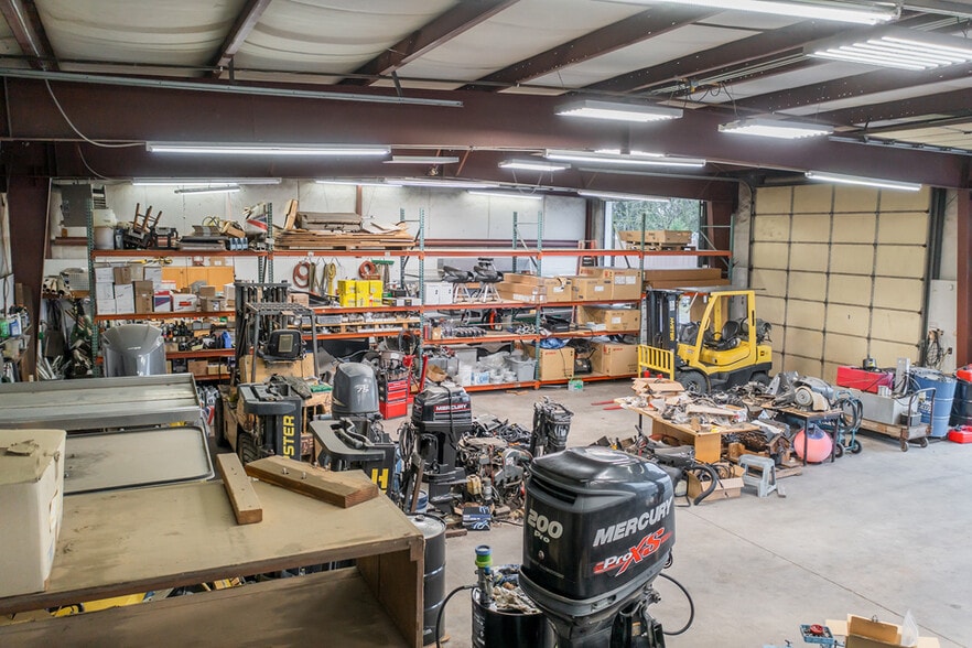 More Photos Of 1700 Or-99 Hwy, Eugene Auto Repair For Sale
