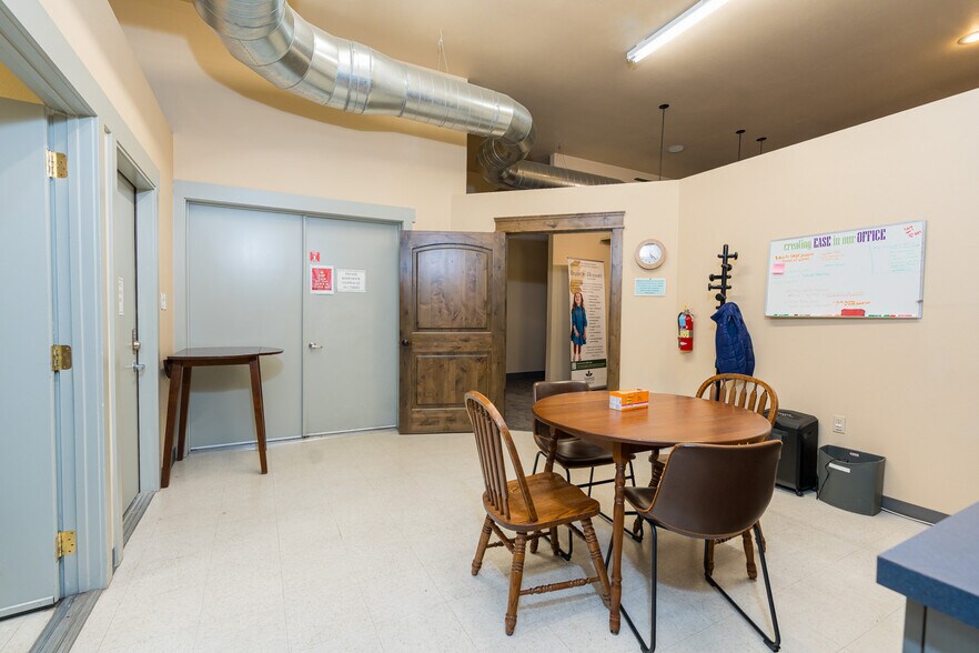 More Photos Of 210-214 W Sunset Ave, Coeur d'Alene Freestanding For Lease