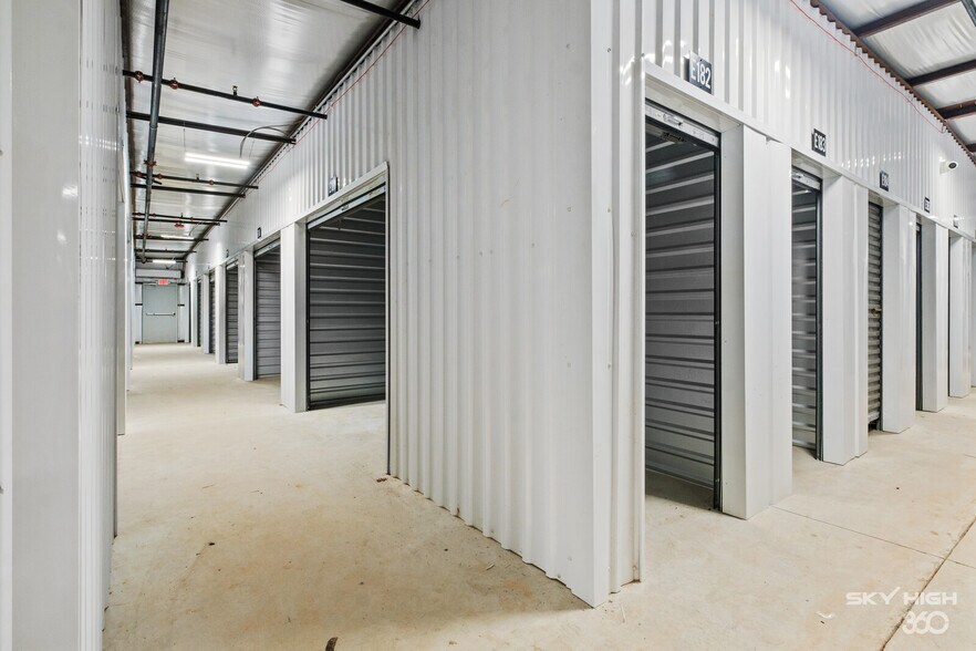 More Photos Of 753 W Pleasant Grove Rd, Rogers Self Storage For Sale