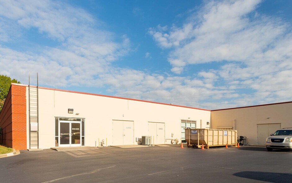 More Photos Of 7021 Albert Pick Rd, Greensboro Light Distribution For Lease