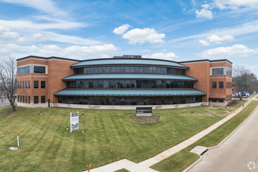 More Photos Of 16091 Swingley Ridge Rd, Chesterfield Office For Sale