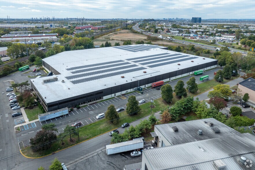 More Photos Of 35 Henry St, Secaucus Manufacturing For Lease