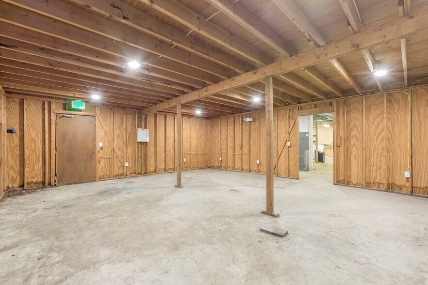 More Photos Of 8456 Newman St, Douglasville Light Manufacturing For Lease