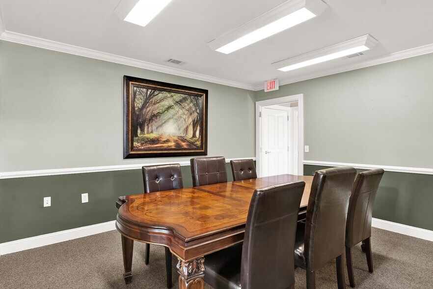 More Photos Of 7031 Hodgson Memorial Dr, Savannah Office For Lease