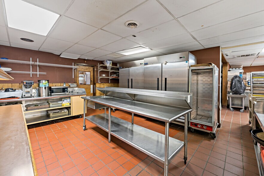 More Photos Of 180 Butler Rd, Saxonburg Restaurant For Sale