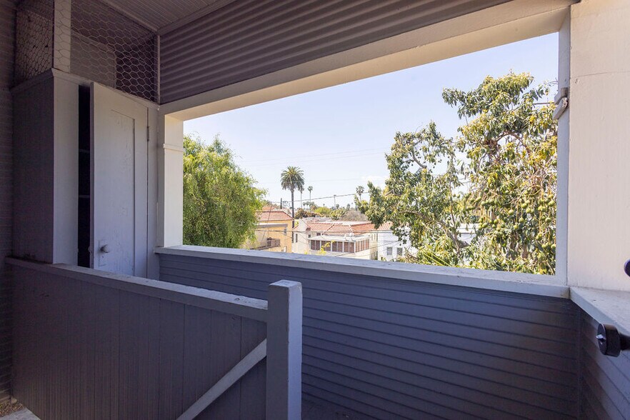 More Photos Of 1053 Hudson ave, Los Angeles Apartments For Sale