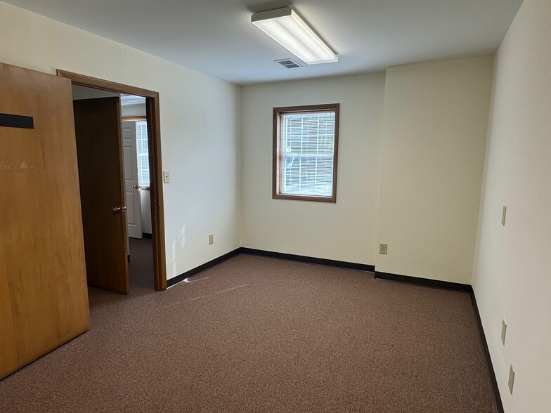 More Photos Of 1203 Northup St, Reidsville Medical For Sale