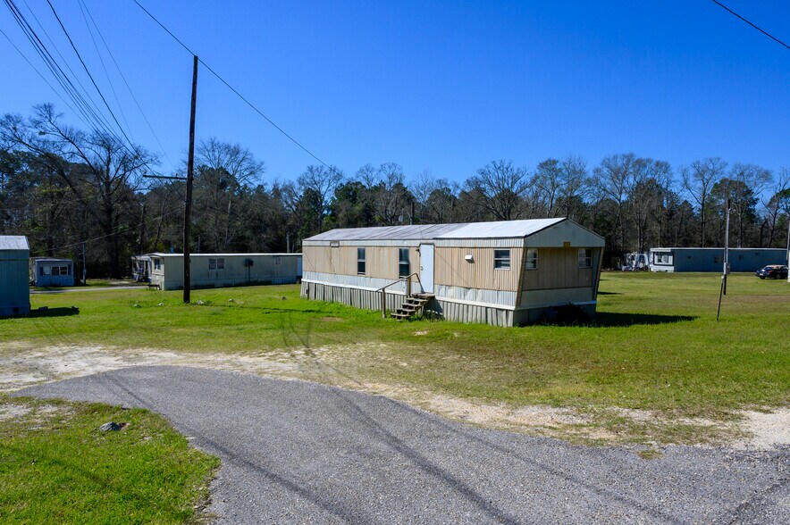 More Photos Of 100 Lunsford Cir, Opp Manufactured Housing Mobile Home Park For Sale