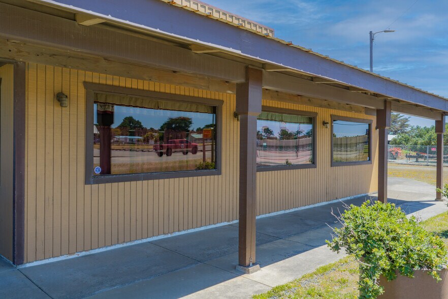 More Photos Of 1455 Oregon ave, Bandon General Retail For Sale