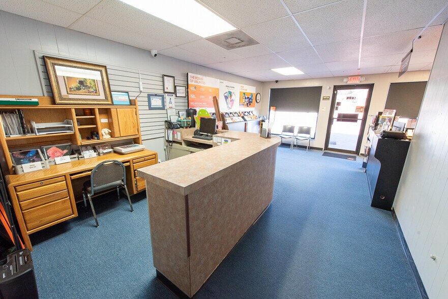 More Photos Of 1211 Lamar St, Sweetwater Flex For Sale