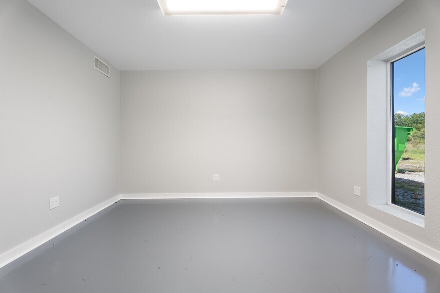 More Photos Of 25100 N Us-59 Hwy, Afton Office For Sale
